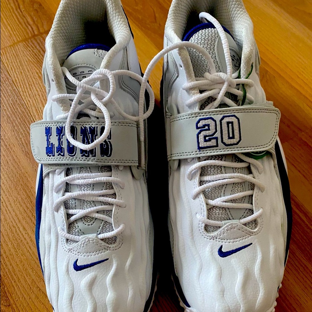 Size 9.5 - Nike Zoom Turf Jet Barry Sanders 2019